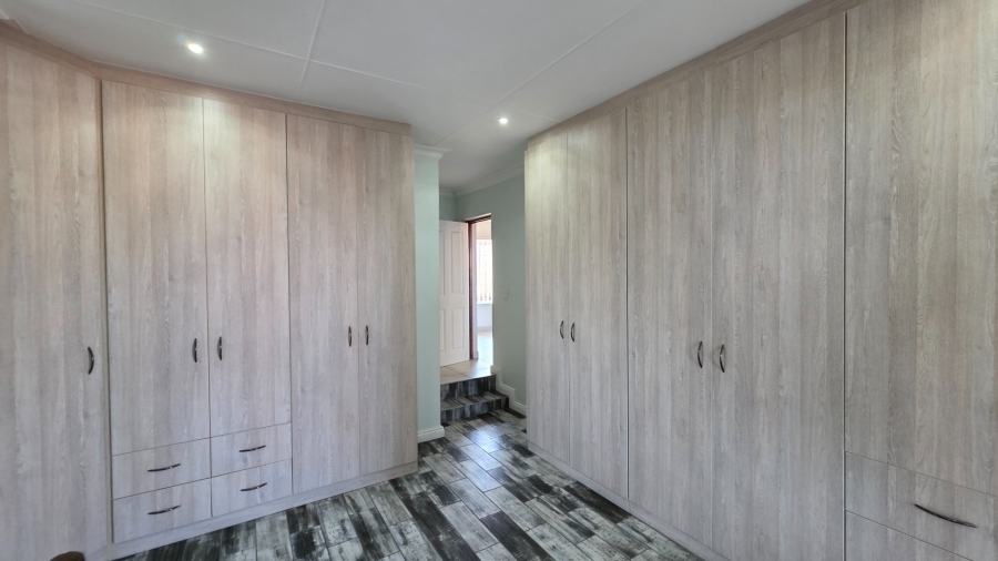 4 Bedroom Property for Sale in Dana Bay Western Cape